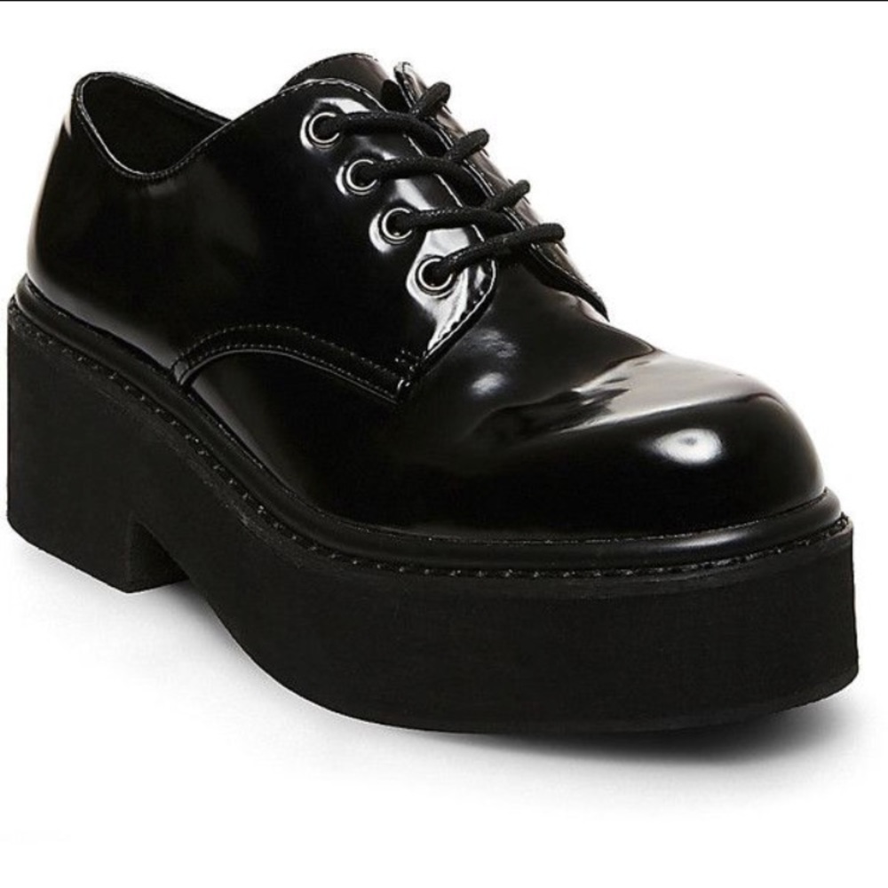 Steve Madden Lace shoe - black size 6 1/2